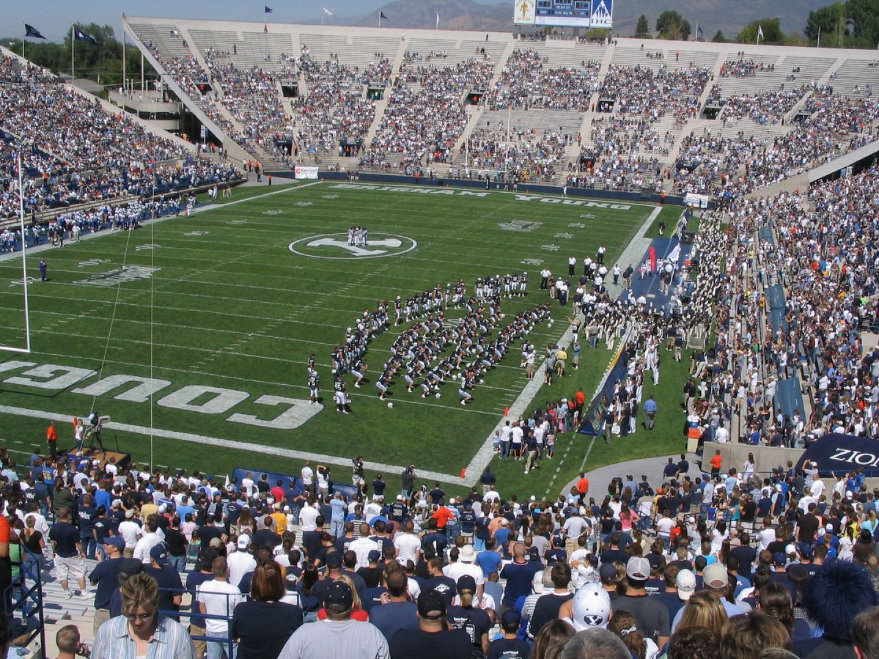 BYU team performing a haka